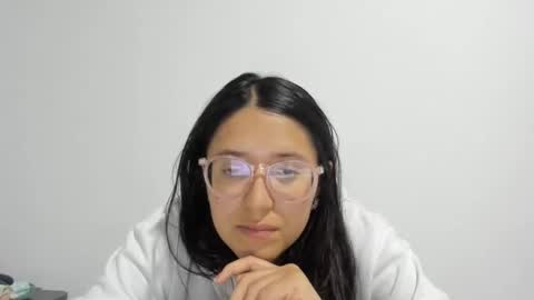 sweetyypeach online show from 18, 1, 2025