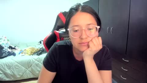 sweetyypeach online show from 21, 2, 2025