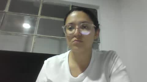 sweetyypeach online show from 4, 3, 2025