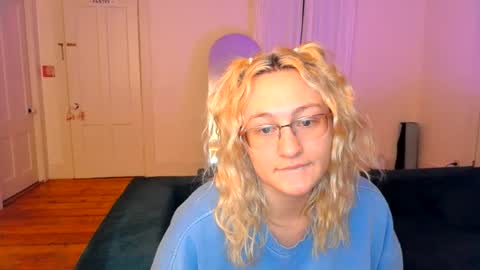 Snapshot of switchykitty chatting on 22, 6, 2026 ashley blayde online show from 22, 6, 2026