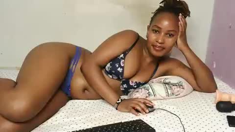 Snapshot of swt_bby chatting on 2, 5, 2026 swt_bby online show from 2, 5, 2026