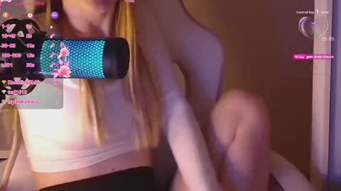 Snapshot of sydney_max chatting on 10, 10, 2025 Milena online show from 10, 10, 2025