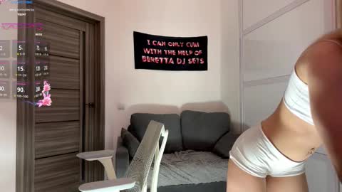 Snapshot of sydneyhackathorn chatting on 4, 3, 2026 Mona online show from 4, 3, 2026