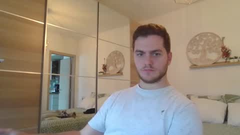 Snapshot of syl092 chatting on 9, 12, 2024 syl092 online show from 9, 12, 2024