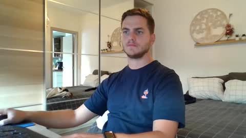 Snapshot of syl092 chatting on 29, 9, 2025 syl092 online show from 29, 9, 2025