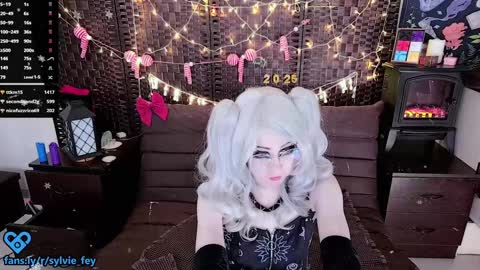 Snapshot of sylvie_fey chatting on 1, 1, 2025 Sylvie online show from 1, 1, 2025