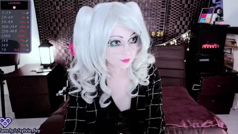 Snapshot of sylvie_fey chatting on 10, 1, 2025 Sylvie online show from 10, 1, 2025