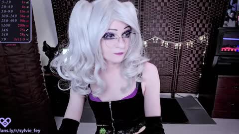 Snapshot of sylvie_fey chatting on 12, 1, 2025 Sylvie online show from 12, 1, 2025