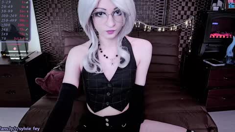Snapshot of sylvie_fey chatting on 18, 1, 2025 Sylvie online show from 18, 1, 2025