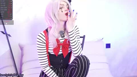 Sylvie online show from 5, 10, 2025