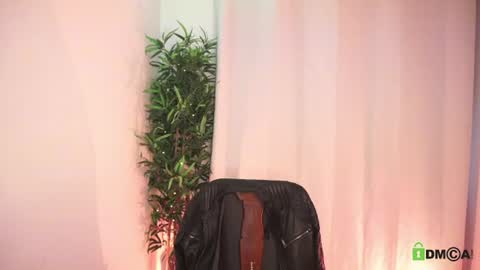 t0ny_wylie online show from 27, 7, 2026