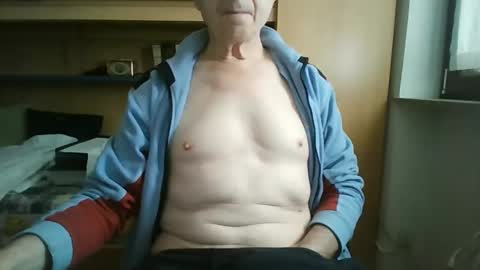 Snapshot of t5519t chatting on 19, 10, 2025 t5519t online show from 19, 10, 2025