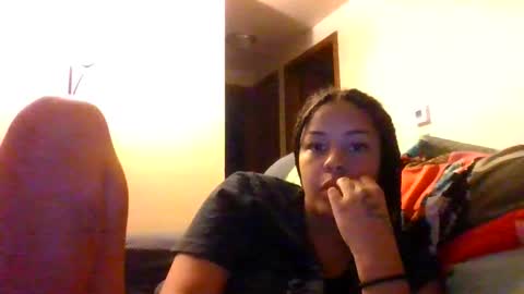 Snapshot of t_princess_t chatting on 13, 11, 2025 t_princess_t online show from 13, 11, 2025