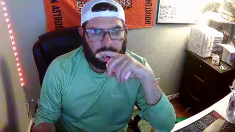 Snapshot of taintnuzzler_13 chatting on 28, 9, 2025 TaintNuzzler online show from 28, 9, 2025