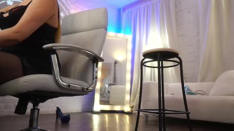 Snapshot of tais_athena chatting on 20, 11, 2025 Margo online show from 20, 11, 2025