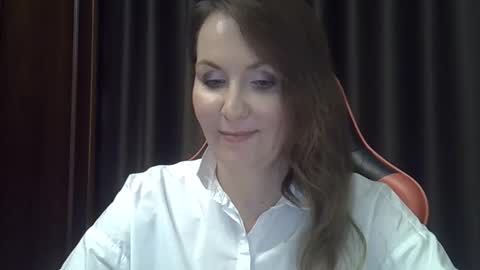 Snapshot of taisialucky77 chatting on 13, 10, 2025 taisialucky77 online show from 13, 10, 2025