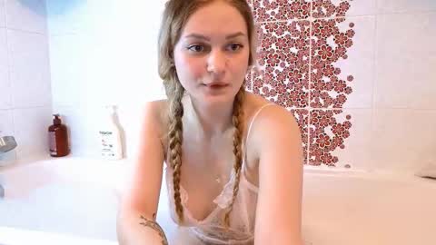 Snapshot of taissia_sweet chatting on 25, 2, 2026 Im Taya online show from 25, 2, 2026