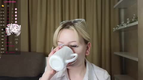 Emily online show from 28, 2, 2025