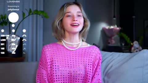 Mia online show from 6, 12, 2024
