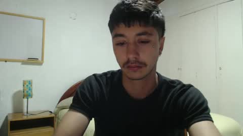 Snapshot of talhi_ chatting on 3, 1, 2025 talhi_ online show from 3, 1, 2025