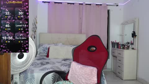 taliana  modelo independiente online show from 24, 1, 2025