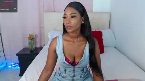 taliana  modelo independiente online show from 11, 3, 2025