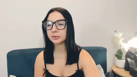 taliasensitive online show from 13, 2, 2026