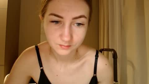 Snapshot of taliiyafiredream chatting on 30, 12, 2024  Kira  online show from 30, 12, 2024