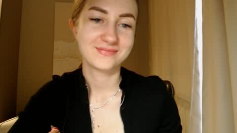 Snapshot of taliiyafiredream chatting on 6, 1, 2025  Kira  online show from 6, 1, 2025