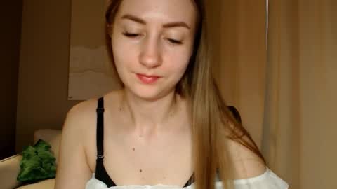 Snapshot of taliiyafiredream chatting on 8, 1, 2025  Kira  online show from 8, 1, 2025