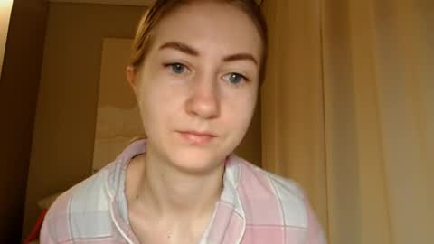 Snapshot of taliiyafiredream chatting on 3, 2, 2025  Kira  online show from 3, 2, 2025