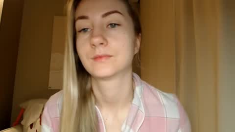 Snapshot of taliiyafiredream chatting on 4, 2, 2025  Kira  online show from 4, 2, 2025