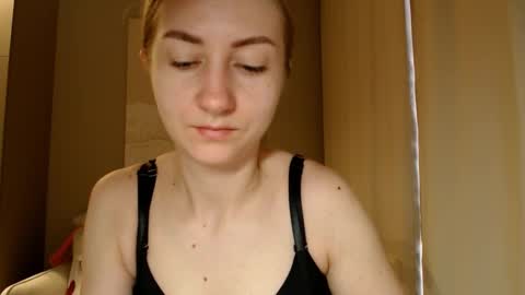 Snapshot of taliiyafiredream chatting on 13, 2, 2025  Kira  online show from 13, 2, 2025