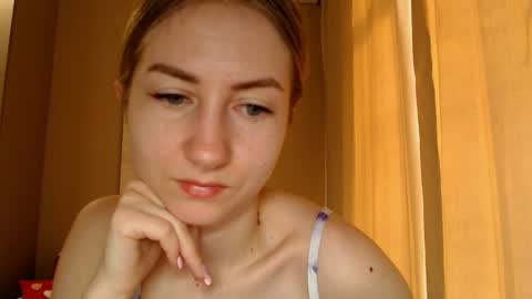Snapshot of taliiyafiredream chatting on 21, 2, 2025  Kira  online show from 21, 2, 2025