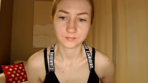 Snapshot of taliiyafiredream chatting on 28, 2, 2025  Kira  online show from 28, 2, 2025