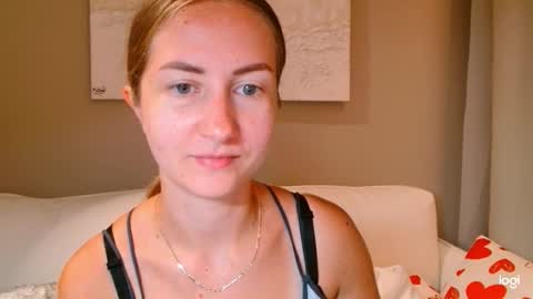 Snapshot of taliiyafiredream chatting on 11, 10, 2025  Kira  online show from 11, 10, 2025