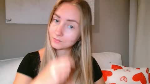 Snapshot of taliiyafiredream chatting on 16, 10, 2025  Kira  online show from 16, 10, 2025