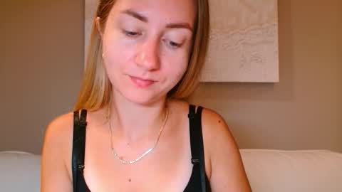 Snapshot of taliiyafiredream chatting on 22, 10, 2025  Kira  online show from 22, 10, 2025