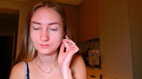  Kira  online show from 8, 11, 2025