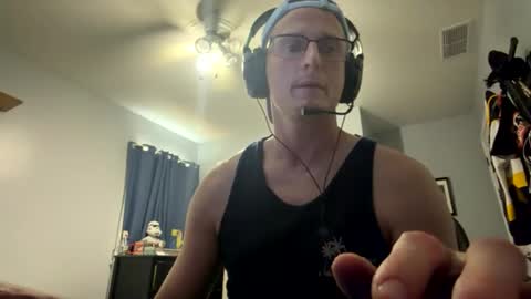 first stream was very fun grateful for every follow and super active chat online show from 6, 6, 2026
