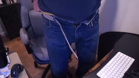 Snapshot of tallguy4unow chatting on 12, 1, 2026 tallguy4unow online show from 12, 1, 2026