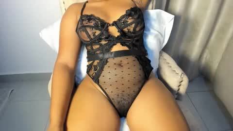 Snapshot of tallswipee chatting on 23, 10, 2025 Jade online show from 23, 10, 2025