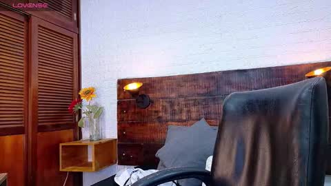    online show from 6, 11, 2025