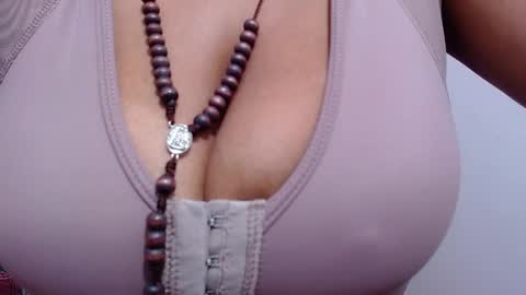 tamaraa_hott online show from 5, 4, 2026