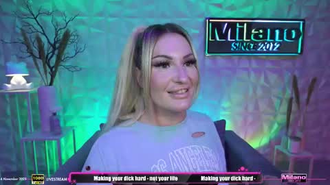 Snapshot of tamaramilano chatting on 14, 11, 2025 TamaraMilano online show from 14, 11, 2025