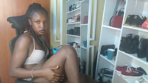 Snapshot of tamela_1 chatting on 9, 10, 2025 tamela online show from 9, 10, 2025