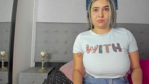 Snapshot of tami_vega chatting on 6, 1, 2025 Tamy Vega online show from 6, 1, 2025
