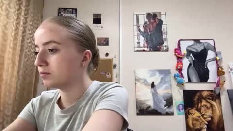 Karina online show from 13, 4, 2026