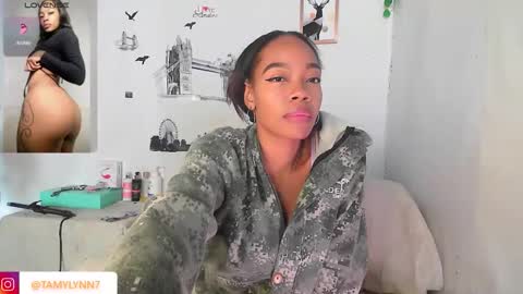 Snapshot of tamylynn05 chatting on 27, 10, 2025 tamylynn online show from 27, 10, 2025