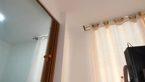 Snapshot of taniabonnet_ chatting on 20, 10, 2025 taniabonnet  online show from 20, 10, 2025